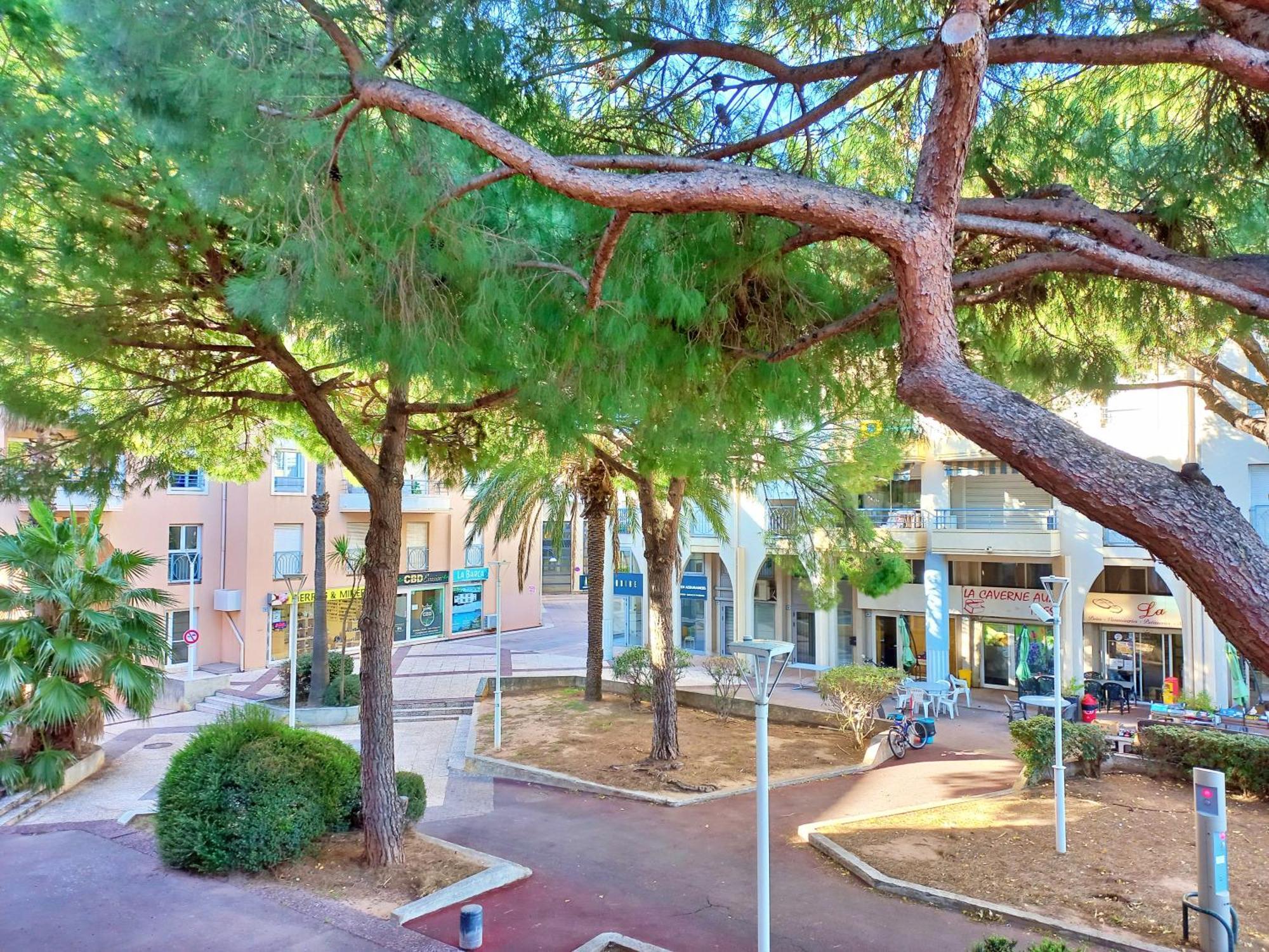 Port Frejus - Tout A Pied - Wifi - Clim المظهر الخارجي الصورة